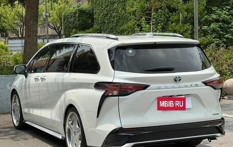Toyota Sienna, 2023 год, 4 500 000 рублей, 6 фотография