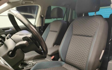 Volkswagen Tiguan II, 2020 год, 2 390 000 рублей, 13 фотография