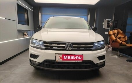 Volkswagen Tiguan II, 2020 год, 2 390 000 рублей, 3 фотография