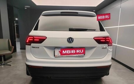 Volkswagen Tiguan II, 2020 год, 2 390 000 рублей, 7 фотография