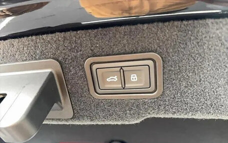 Audi A8, 2022 год, 6 951 089 рублей, 10 фотография