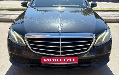 Mercedes-Benz E-Класс, 2018 год, 2 100 000 рублей, 1 фотография