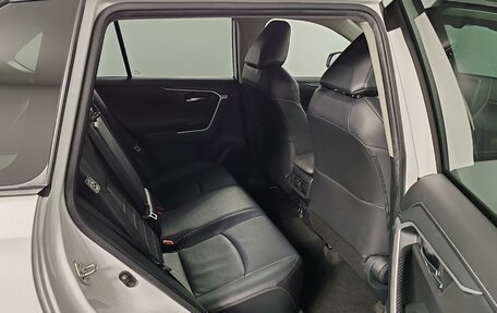 Toyota RAV4, 2021 год, 4 200 000 рублей, 19 фотография