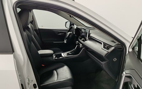 Toyota RAV4, 2021 год, 4 200 000 рублей, 20 фотография
