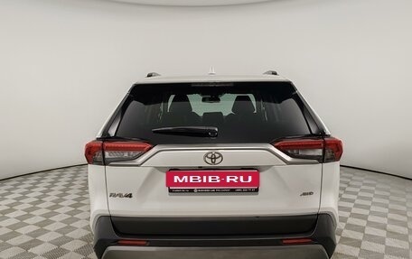 Toyota RAV4, 2021 год, 4 200 000 рублей, 6 фотография