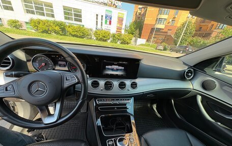 Mercedes-Benz E-Класс, 2018 год, 2 100 000 рублей, 10 фотография
