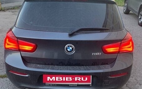 BMW 1 серия, 2018 год, 3 100 000 рублей, 2 фотография