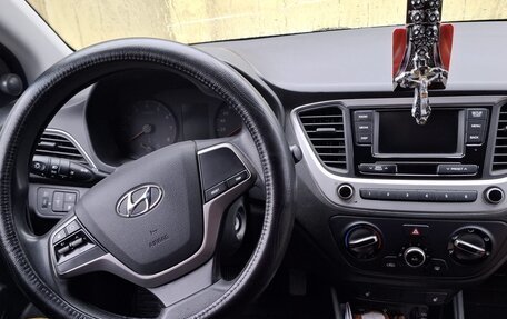 Hyundai Solaris II рестайлинг, 2017 год, 1 200 000 рублей, 7 фотография