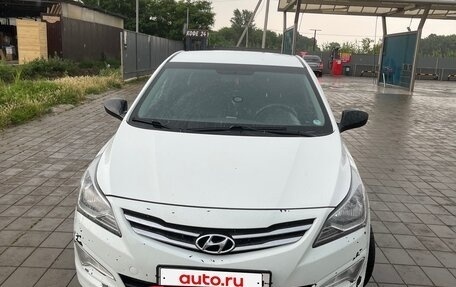 Hyundai Solaris II рестайлинг, 2015 год, 930 000 рублей, 3 фотография