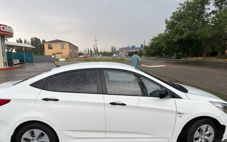 Hyundai Solaris II рестайлинг, 2015 год, 930 000 рублей, 4 фотография