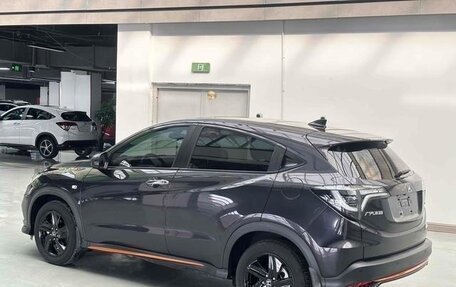 Honda Vezel, 2022 год, 1 420 000 рублей, 3 фотография