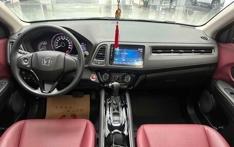 Honda Vezel, 2022 год, 1 420 000 рублей, 13 фотография