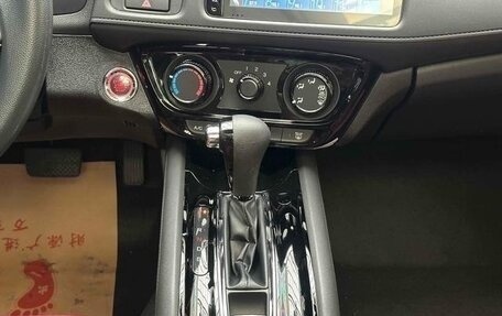 Honda Vezel, 2022 год, 1 420 000 рублей, 6 фотография
