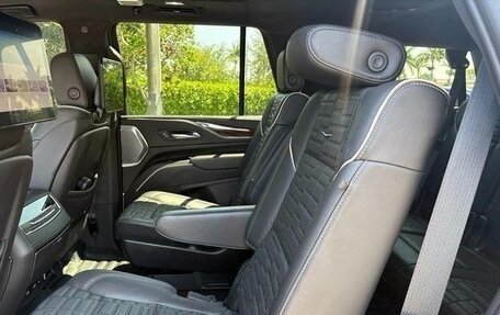 Cadillac Escalade V, 2023 год, 14 239 207 рублей, 8 фотография