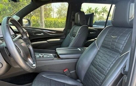 Cadillac Escalade V, 2023 год, 14 239 207 рублей, 6 фотография