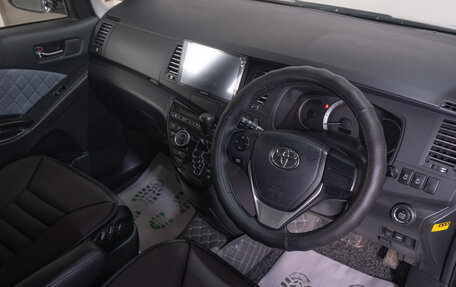 Toyota ISis I, 2012 год, 1 479 000 рублей, 10 фотография