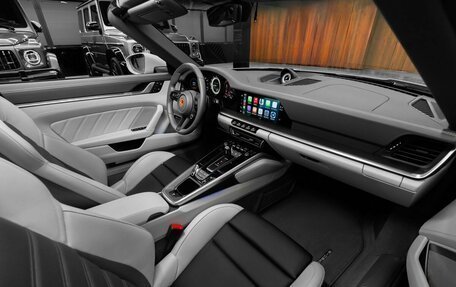 Porsche 911, 2022 год, 28 000 000 рублей, 30 фотография