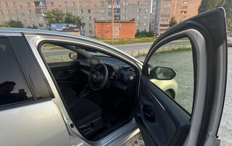 Toyota Yaris, 2021 год, 1 150 000 рублей, 12 фотография