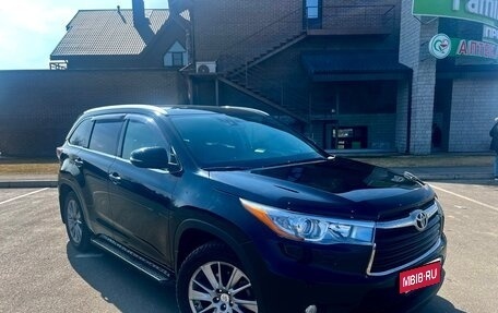 Toyota Highlander III, 2014 год, 2 880 000 рублей, 1 фотография
