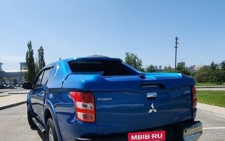 Mitsubishi L200 IV рестайлинг, 2015 год, 1 630 000 рублей, 8 фотография