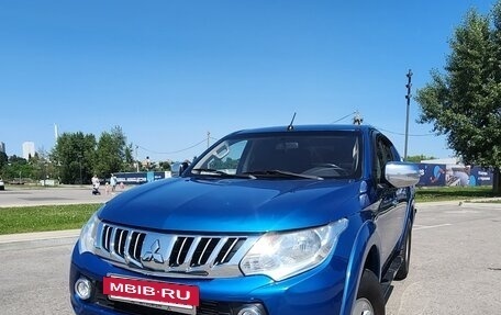 Mitsubishi L200 IV рестайлинг, 2015 год, 1 630 000 рублей, 2 фотография