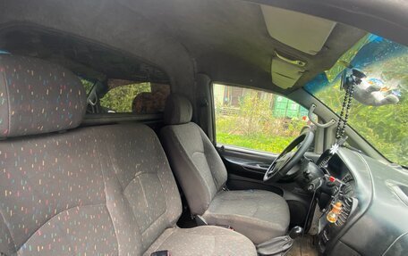 Hyundai H-1 II рестайлинг, 2003 год, 499 000 рублей, 10 фотография