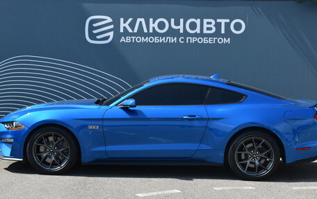 Ford Mustang VI рестайлинг, 2021 год, 3 470 000 рублей, 6 фотография