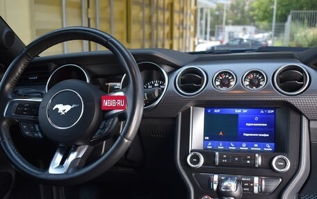 Ford Mustang VI рестайлинг, 2021 год, 3 470 000 рублей, 21 фотография