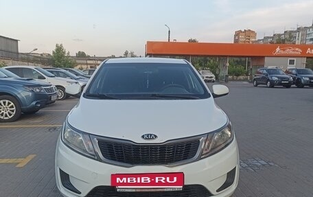 KIA Rio III рестайлинг, 2014 год, 990 000 рублей, 2 фотография
