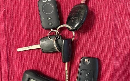 Ford Focus II рестайлинг, 2006 год, 300 000 рублей, 23 фотография