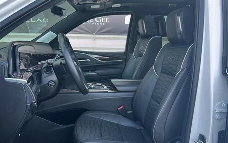 Cadillac Escalade V, 2022 год, 12 936 804 рублей, 6 фотография