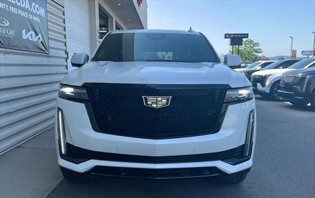 Cadillac Escalade V, 2022 год, 12 936 804 рублей, 2 фотография