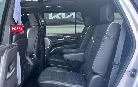 Cadillac Escalade V, 2022 год, 12 936 804 рублей, 7 фотография