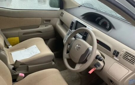 Toyota Raum II, 2010 год, 1 800 000 рублей, 10 фотография