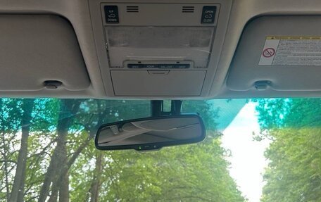 Toyota Land Cruiser 200, 2010 год, 3 501 000 рублей, 12 фотография