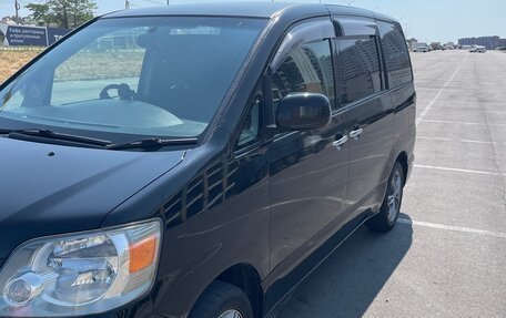 Toyota Noah III, 2006 год, 1 150 000 рублей, 8 фотография