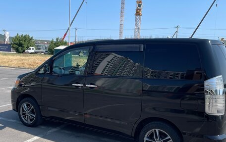Toyota Noah III, 2006 год, 1 150 000 рублей, 12 фотография
