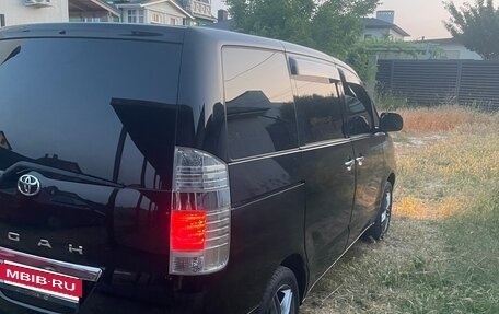 Toyota Noah III, 2006 год, 1 150 000 рублей, 4 фотография