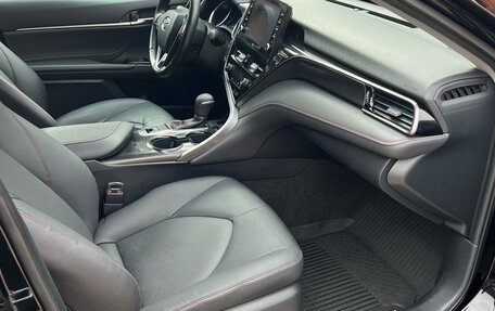 Toyota Camry, 2021 год, 3 550 000 рублей, 6 фотография