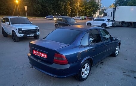 Opel Vectra B рестайлинг, 1998 год, 100 000 рублей, 1 фотография