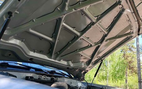 Toyota Land Cruiser 100 рестайлинг 2, 2003 год, 2 500 000 рублей, 13 фотография