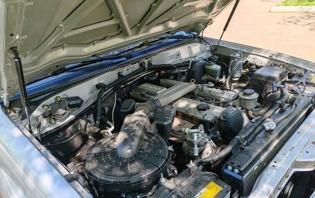 Toyota Land Cruiser 100 рестайлинг 2, 2003 год, 2 500 000 рублей, 24 фотография