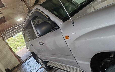 Toyota Land Cruiser 100 рестайлинг 2, 2003 год, 2 500 000 рублей, 30 фотография
