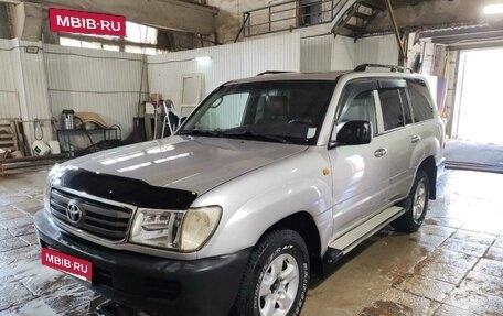 Toyota Land Cruiser 100 рестайлинг 2, 2003 год, 2 500 000 рублей, 28 фотография