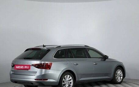 Skoda Superb III рестайлинг, 2019 год, 2 320 000 рублей, 5 фотография