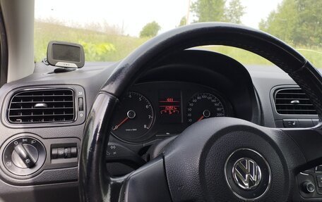 Volkswagen Polo VI (EU Market), 2014 год, 750 000 рублей, 2 фотография