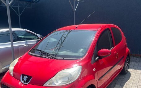 Peugeot 107 I рестайлинг, 2011 год, 550 000 рублей, 2 фотография