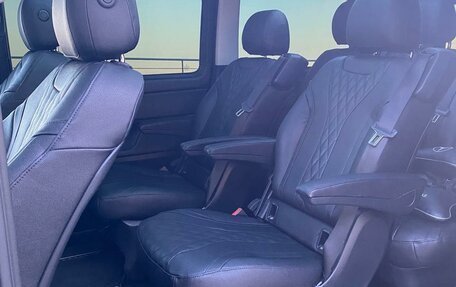 Mercedes-Benz V-Класс, 2017 год, 4 950 000 рублей, 6 фотография