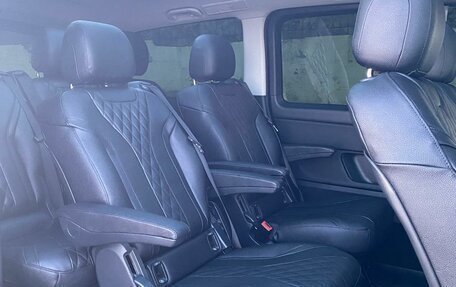 Mercedes-Benz V-Класс, 2017 год, 4 950 000 рублей, 5 фотография