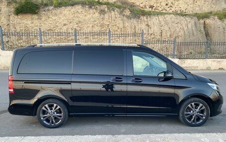 Mercedes-Benz V-Класс, 2017 год, 4 950 000 рублей, 4 фотография